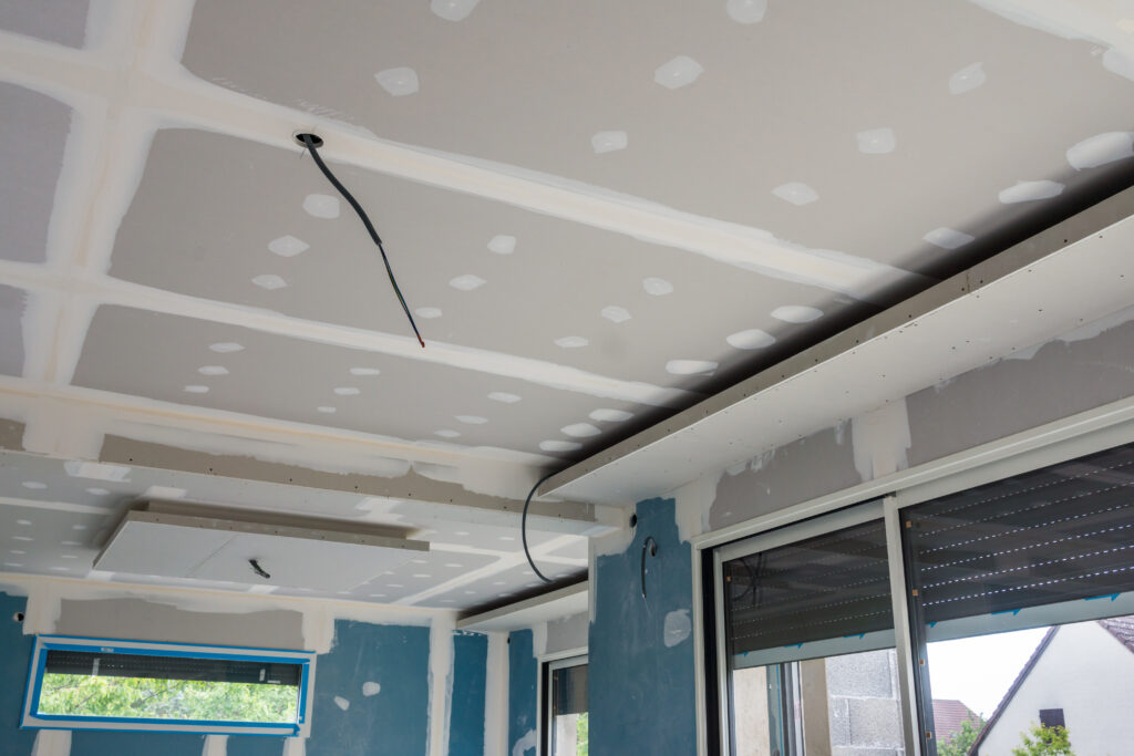 chantier intérieur maison neuve parachevement-plafonnage-gyproc