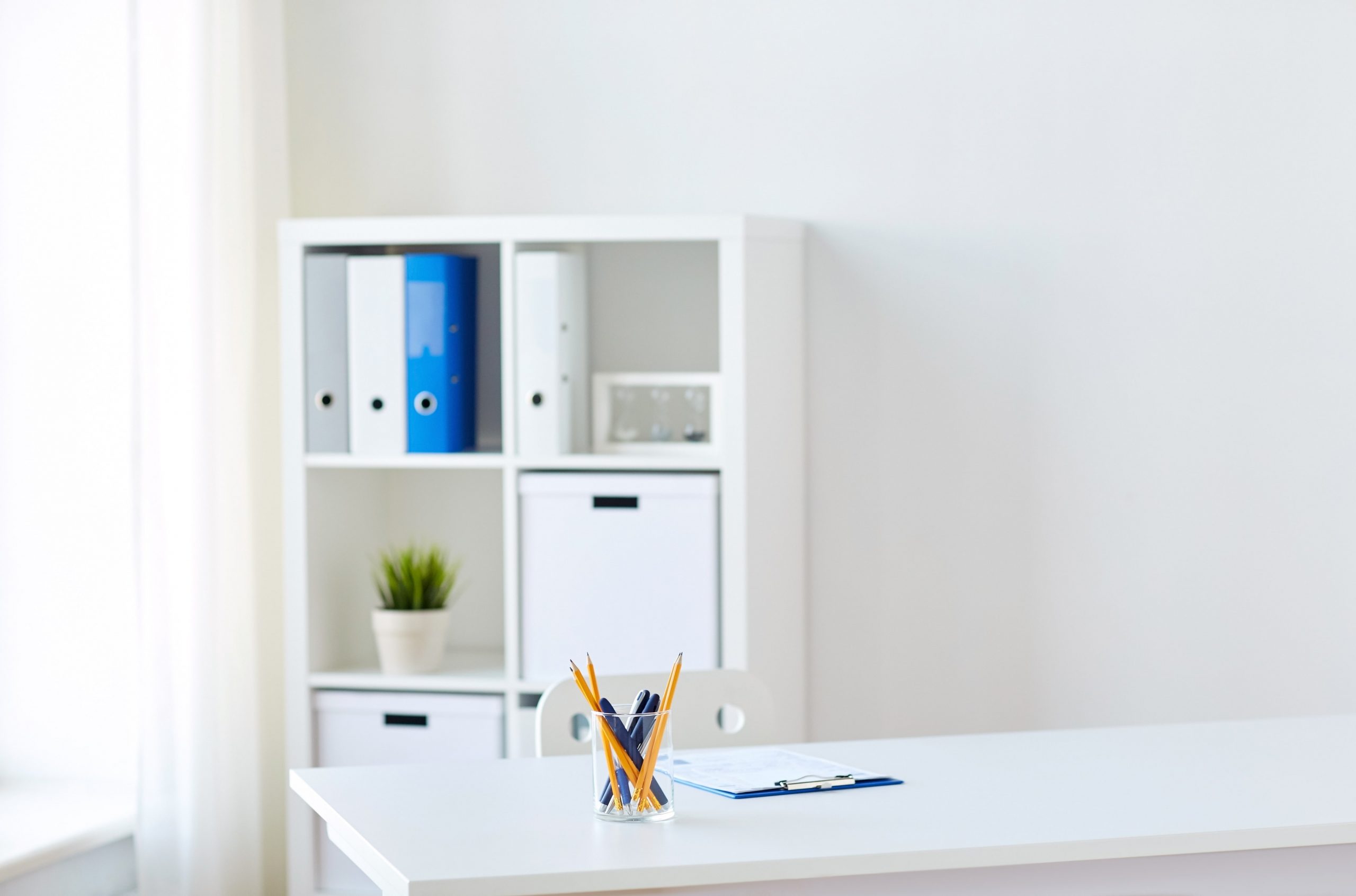 modern-medical-office-interior-PUZZ9ML-min